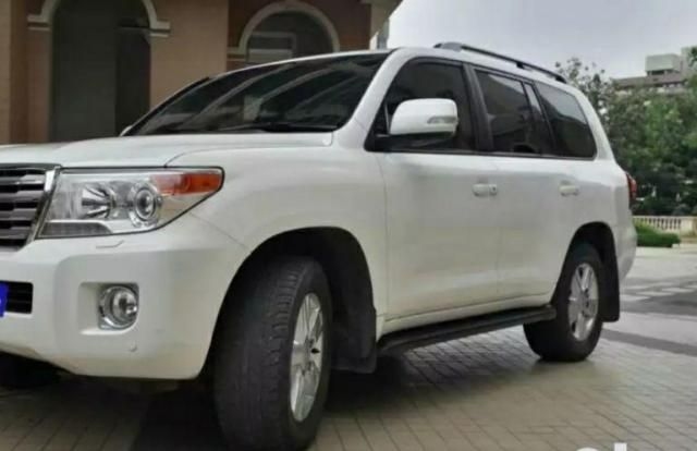 Toyota Land Cruiser LC200 VX 2012