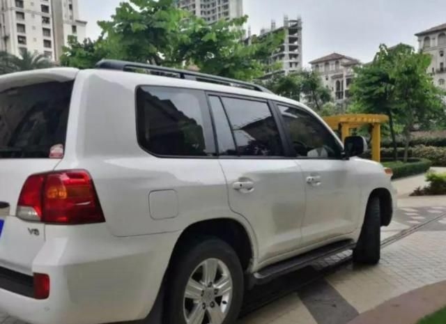 Toyota Land Cruiser LC200 VX 2015