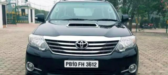 Toyota Fortuner 3.0 4X4 MT 2015