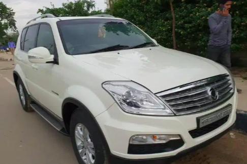 Mahindra Ssangyong Rexton RX5 2013
