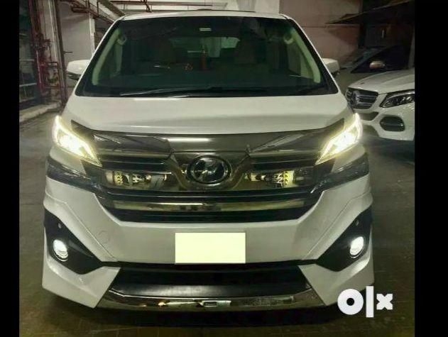 Toyota Vellfire Hybrid BS6 2020