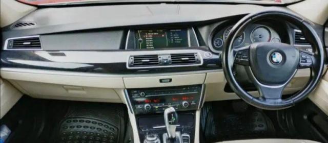 BMW 5 Series GT 530d 2011
