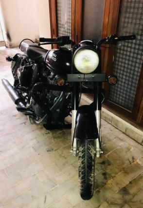 Royal Enfield Classic Stealth Black 500cc 2018