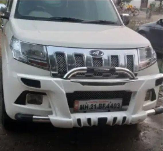 Mahindra TUV300 PLUS P4 2018