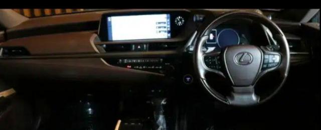 Lexus ES 300h BS6 2020