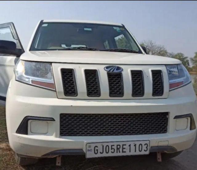 Mahindra TUV300 PLUS P4 2018