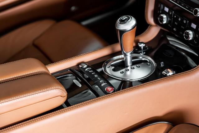 Bentley Flying Spur V8 2014