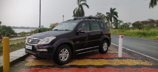 Mahindra Ssangyong Rexton RX7 2012