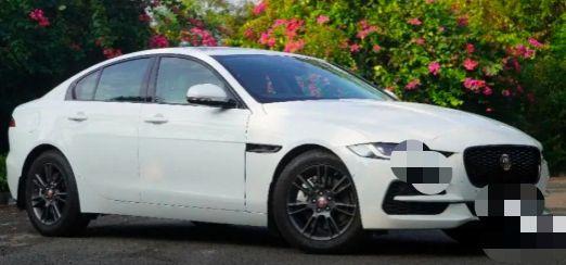 Jaguar XE SE Petrol 2021
