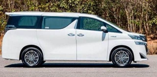 Toyota Vellfire Hybrid BS6 2020