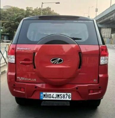 Mahindra TUV300 PLUS P8 2018