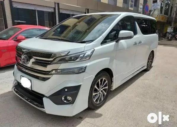 Toyota Vellfire Hybrid BS6 2020