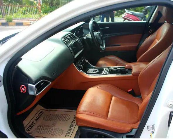 Jaguar XE SE Petrol 2021