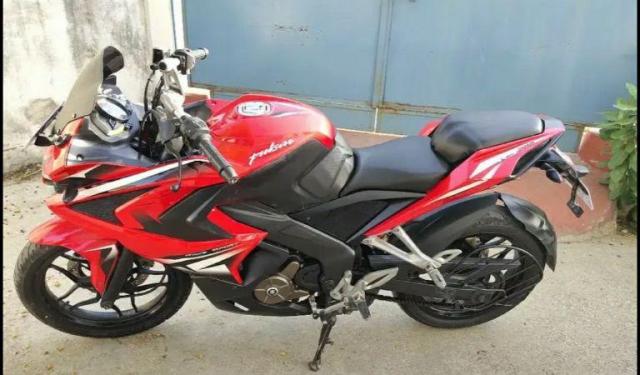 Bajaj Pulsar RS200 2015