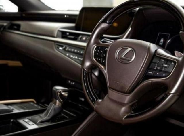 Lexus ES 300H 2020