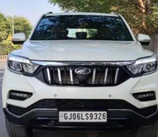 Mahindra Alturas G4 4WD AT 2018