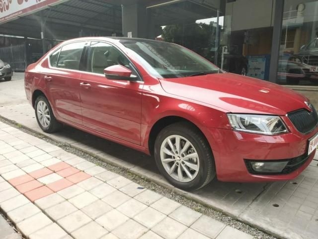 Skoda Octavia 2.0 TDI STYLE PLUS AT 2016