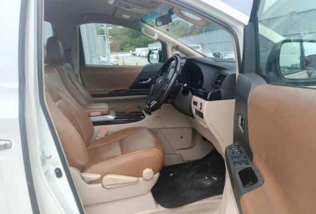 Toyota Vellfire Hybrid BS6 2021