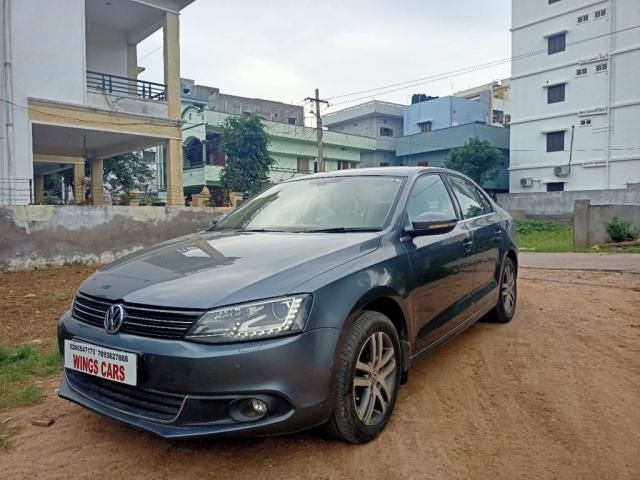 Volkswagen Jetta 2.0L TDI Highline AT 2013