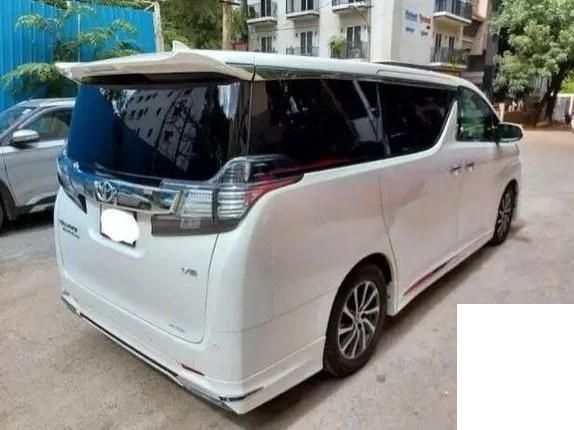 Toyota Vellfire Hybrid BS6 2020