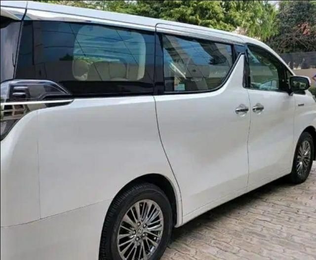 Toyota Vellfire Hybrid 2019