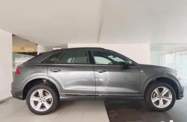 Audi Q8 55 TFSI Quattro 2021