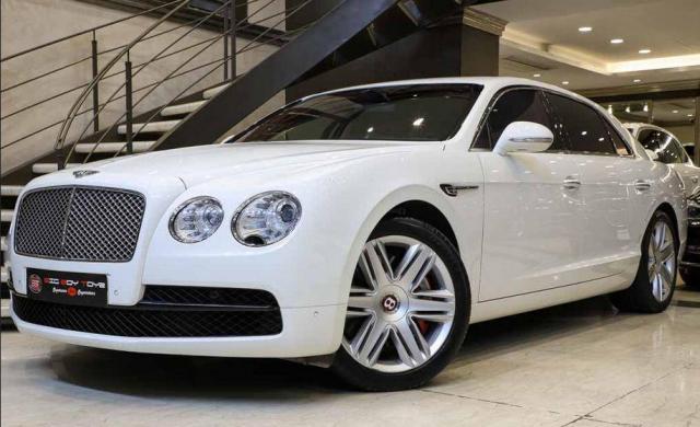 Bentley Flying Spur V8 2017