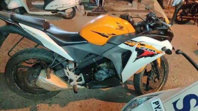 Honda CBR 150R 150cc 2015