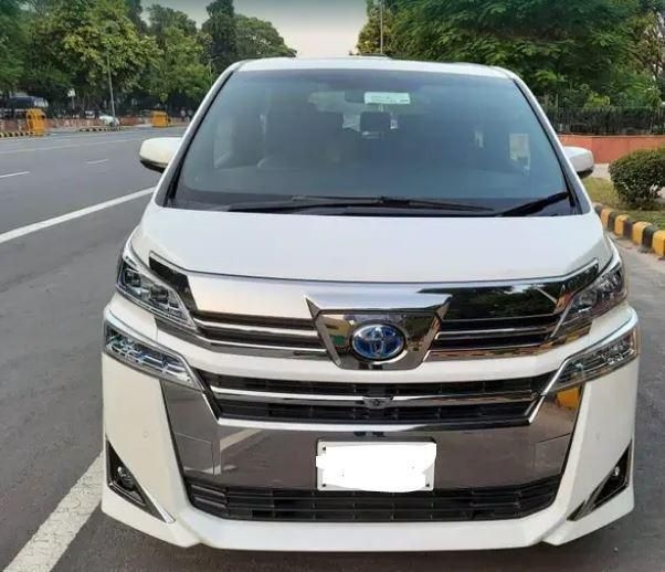 Toyota Vellfire Hybrid BS6 2021