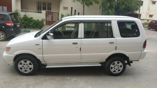 Chevrolet Tavera LS 2014