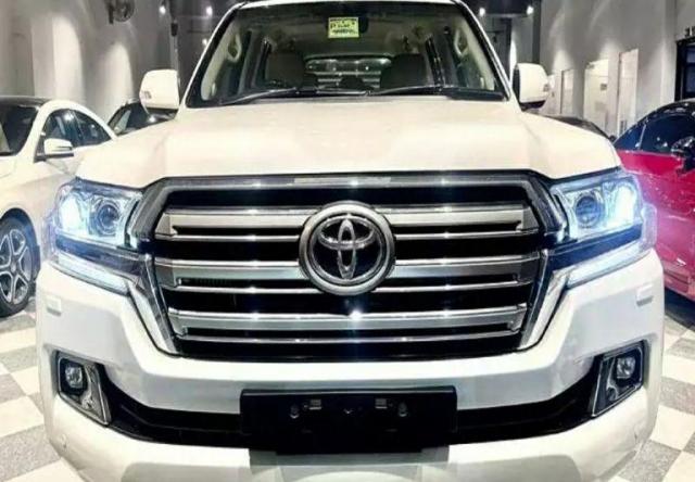 Toyota Land Cruiser LC 200 VX 2017
