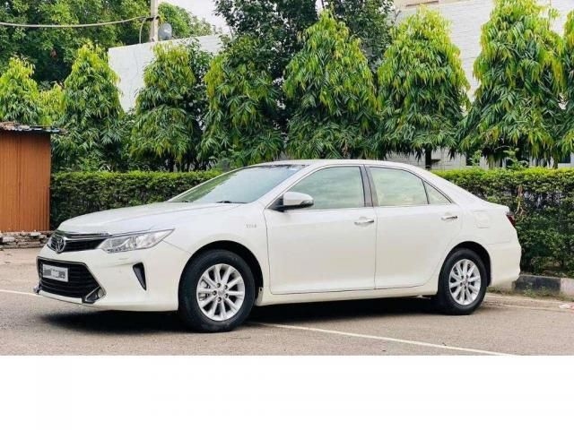 Toyota Camry Hybrid 2016