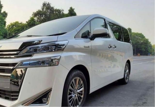 Toyota Vellfire Hybrid BS6 2021