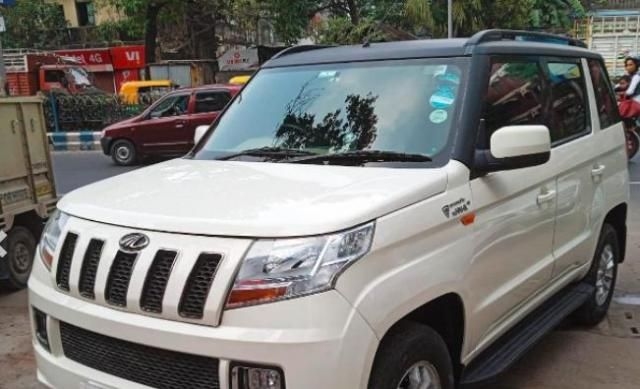 Mahindra TUV300 T8 2016