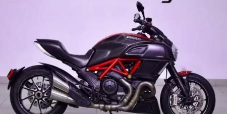 Ducati Diavel Carbon 2015