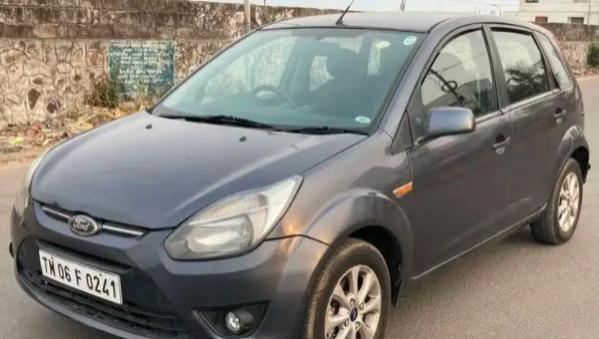 Ford Figo 1.2P TITANIUM MT 2012