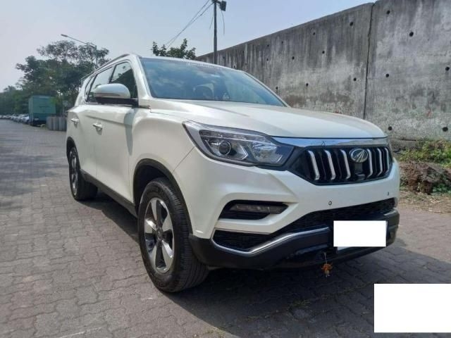 Mahindra Alturas G4 4WD AT 2019