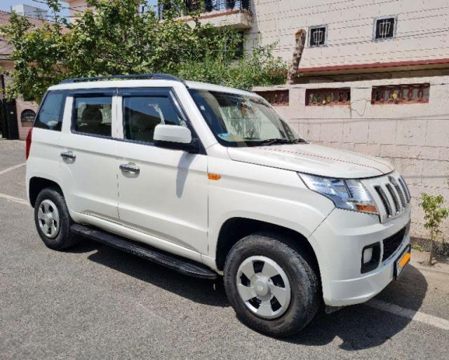 Mahindra TUV300 PLUS P6 2016