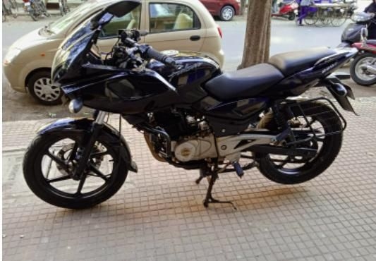 Bajaj Pulsar 220F 2011