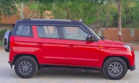 Mahindra TUV300 T10 2019