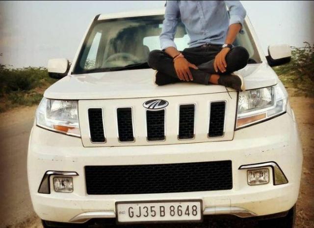 Mahindra TUV300 PLUS P8 2018