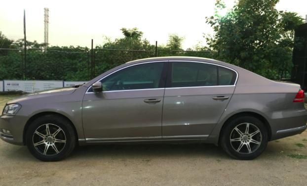 Volkswagen Passat Comfortline 2.0 TDI AT 2011