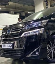 Toyota Vellfire Hybrid BS6 2021