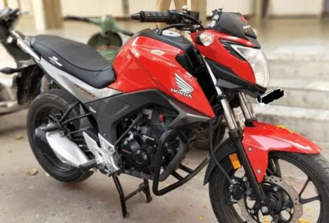 Honda CB Hornet 160R CBS 2018