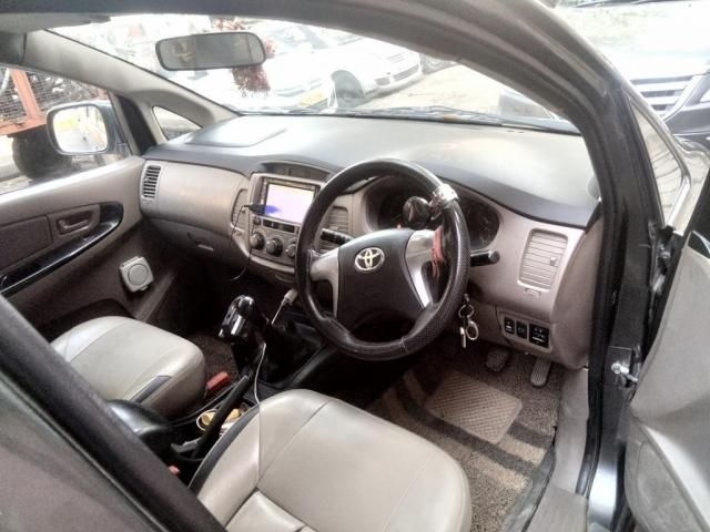 Toyota Innova 2.5 VX 8 STR BS IV 2013