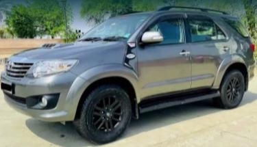 Toyota Fortuner 3.0 4X4 MT 2013