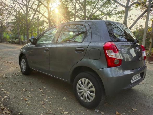 Toyota Etios Liva v 2015