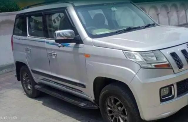 Mahindra TUV300 T8 2016