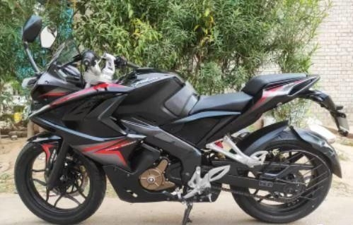 Bajaj Pulsar RS200 2016