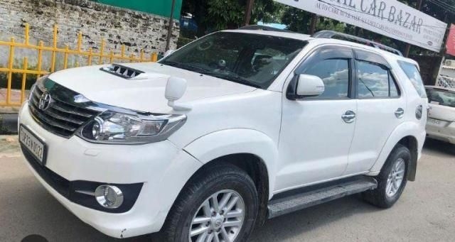 Toyota Fortuner 3.0 4x2 MT 2014